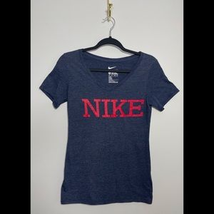 💙Y2K Nike Spellout graphic t-shirt❤️